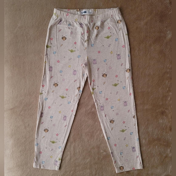 Gap Girl Cream  Star Wars Cropped Leggings Size 12 (XL) - Picture 1 of 3